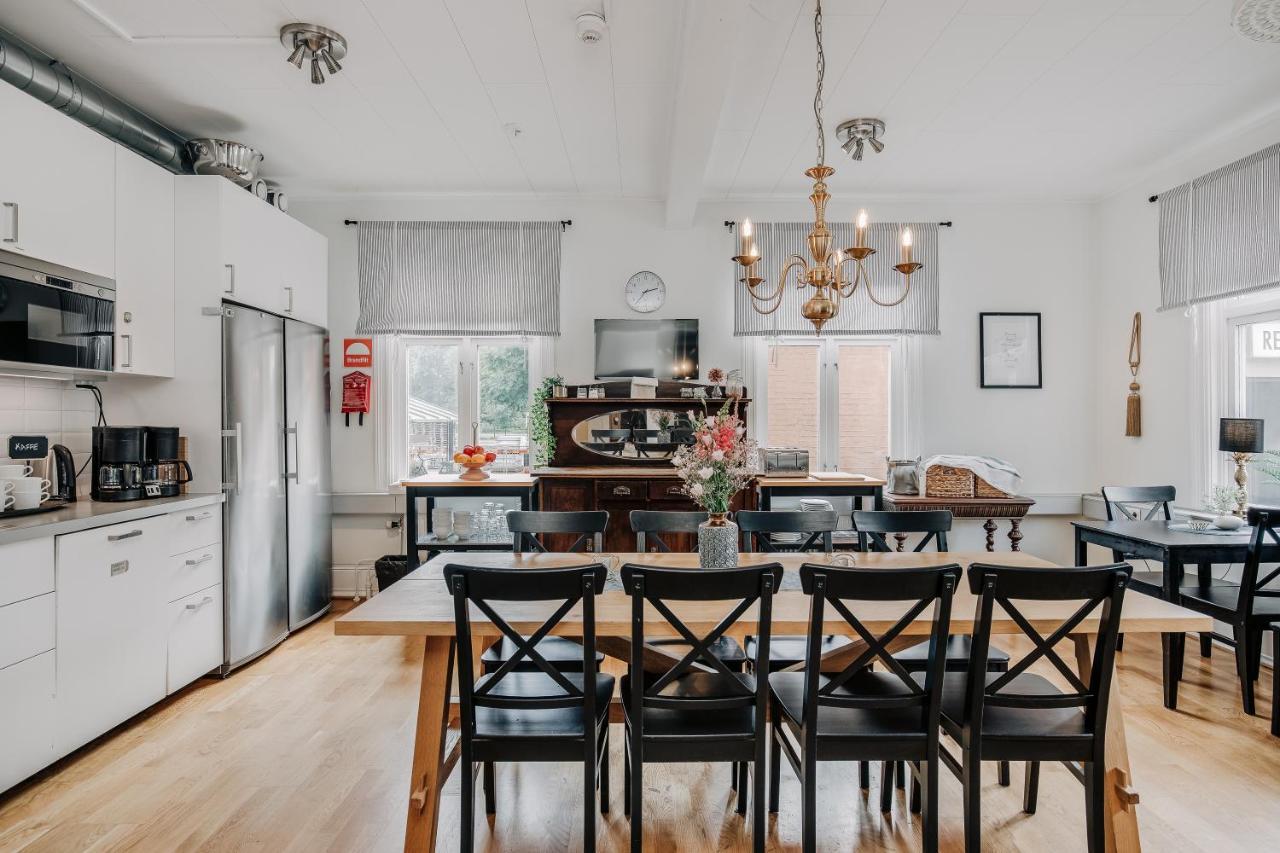 Jaernvaegshotellet B&B Skara község Kültér fotó