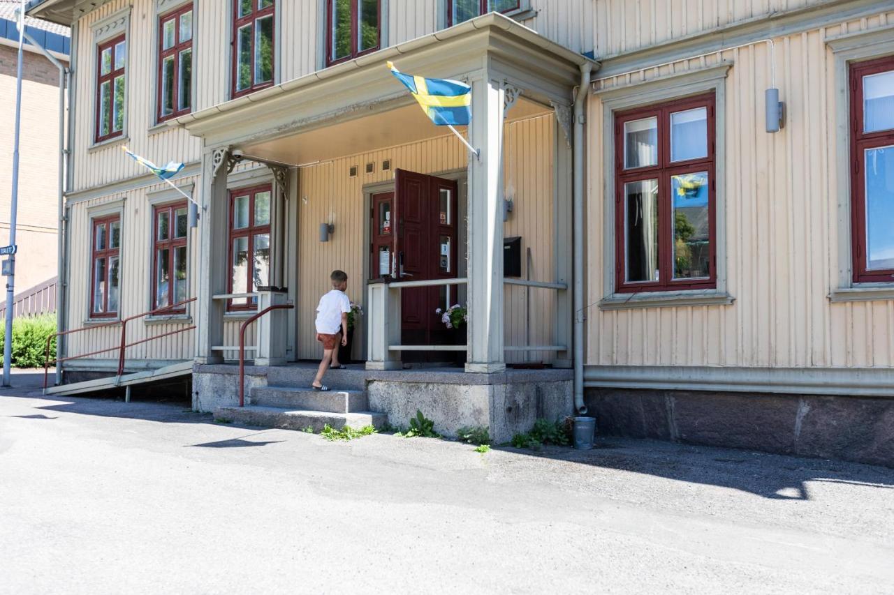 Jaernvaegshotellet B&B Skara község Kültér fotó